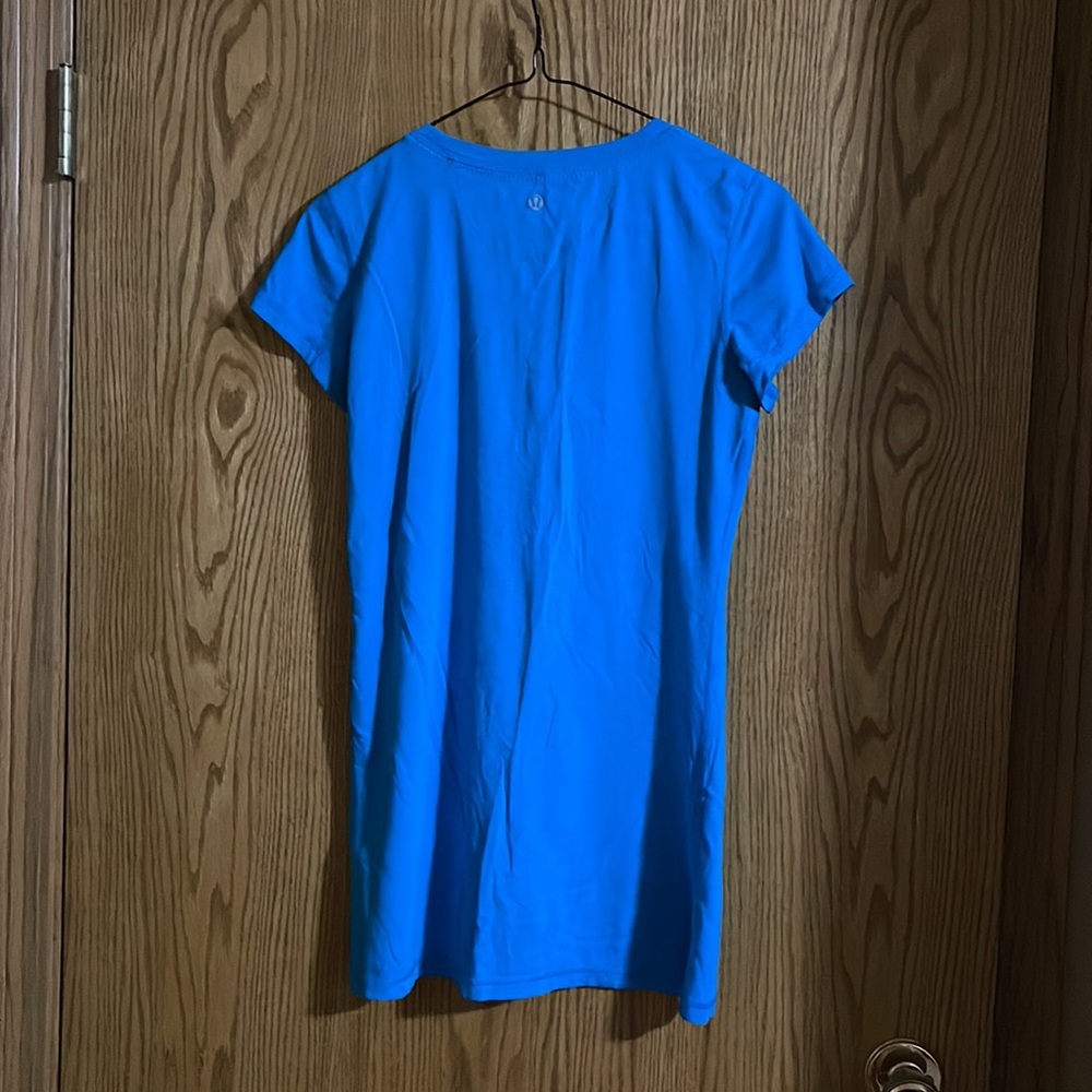 Lululemon T-Shirt - Picture 2 of 2